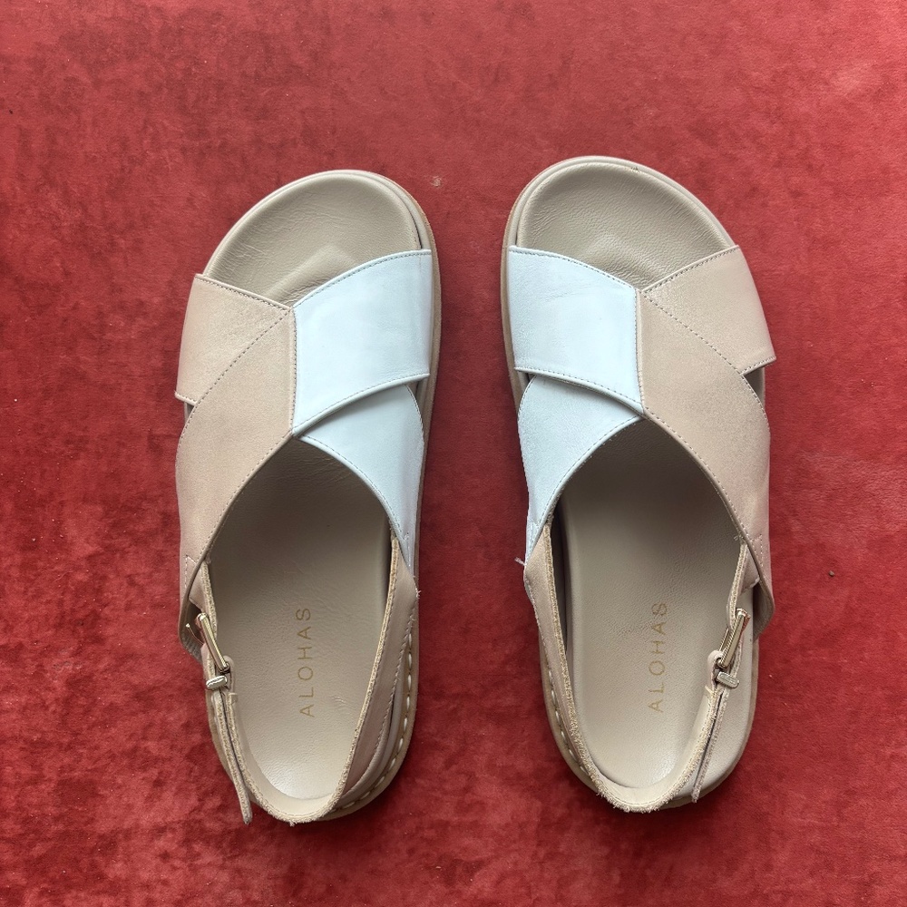 Alohas size 8 sandals